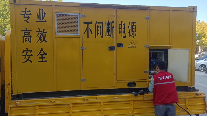 宾川柴油发电机组和UPS电源配合使用时，如何避免切换过程中的电力中断？
